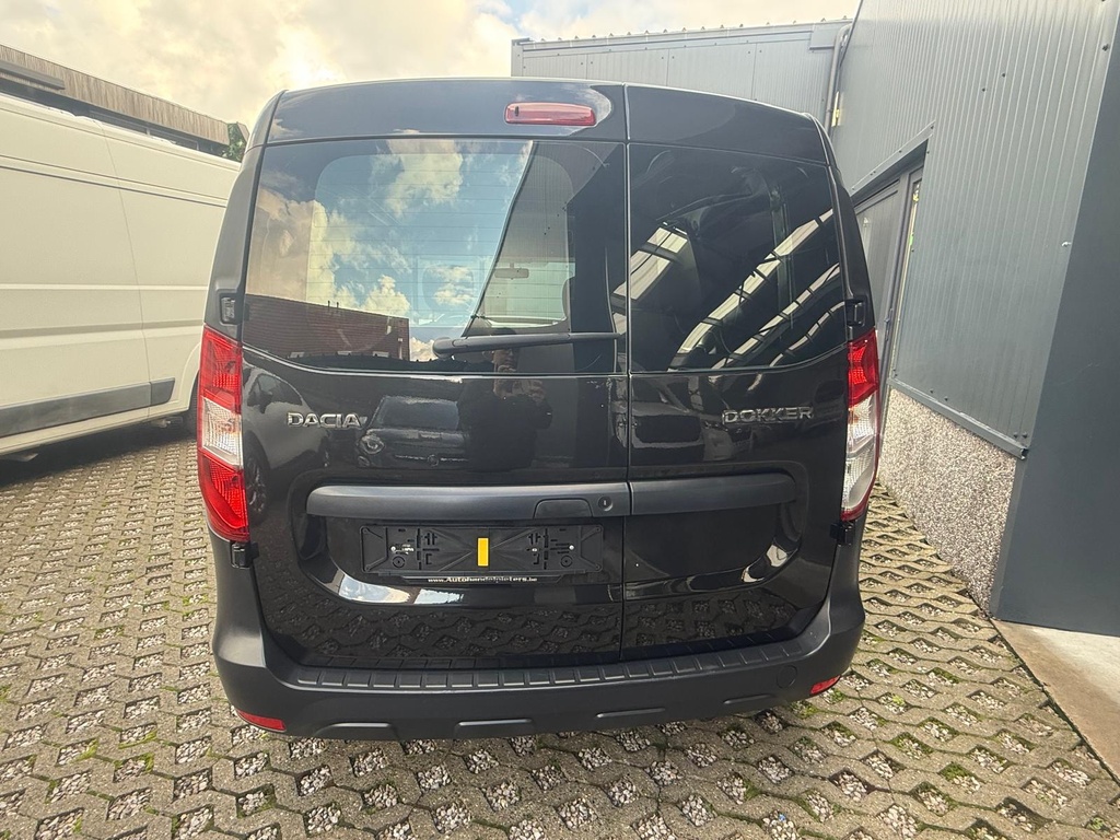 dokker bestelwagen11